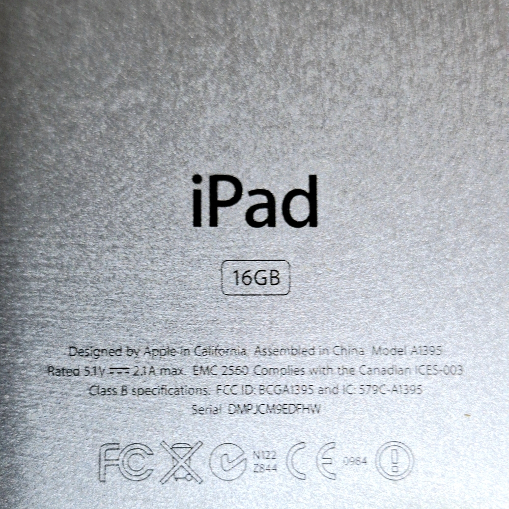 Apple iPad 16GB Silver
